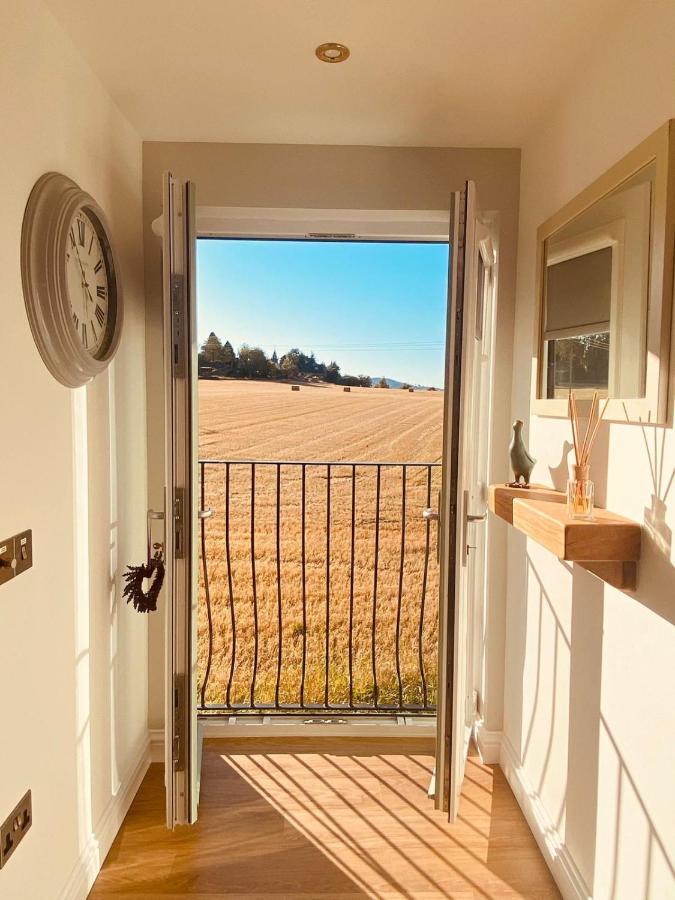 'Wardlaw View' Luxury Studio Apartment With Stunning View Kirkhill Exteriér fotografie